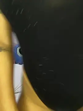 karolaalcendra online show from April 2, 2026, 3:26 am