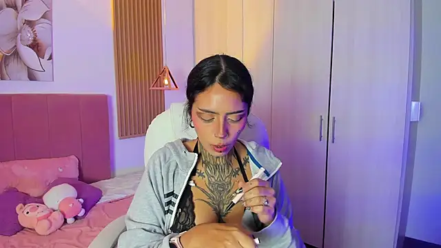 KoraRousee online show from September 27, 2025, 1:05 pm