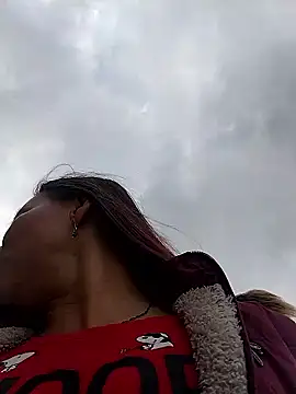 LaraCaliente online show from January 8, 2026, 9:17 pm