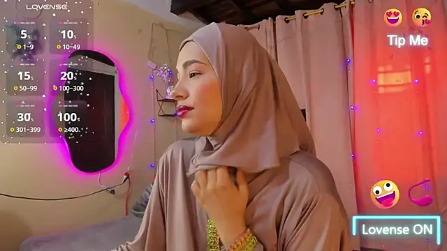 Snapshot of ShanaJamil chatting on September 25, 2025, 12:09 pm ShanaJamil online show from September 25, 2025, 12:09 pm