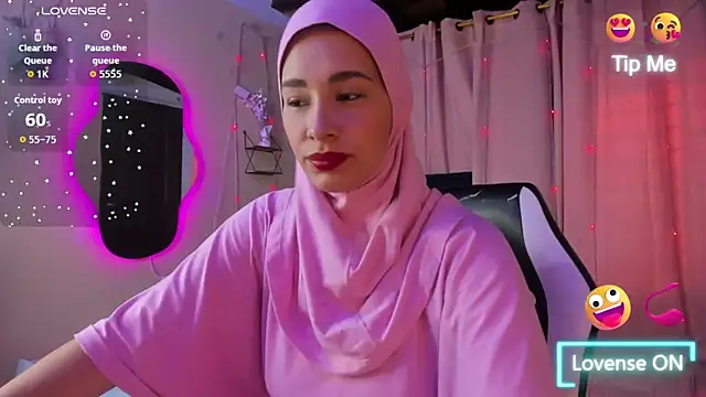 Snapshot of ShanaJamil chatting on October 16, 2025, 12:06 pm ShanaJamil online show from October 16, 2025, 12:06 pm