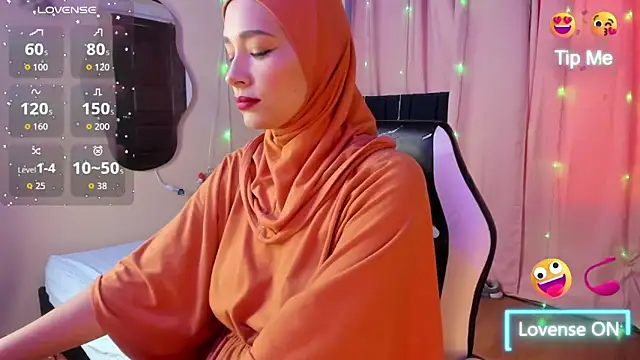Snapshot of ShanaJamil chatting on October 17, 2025, 4:20 pm ShanaJamil online show from October 17, 2025, 4:20 pm