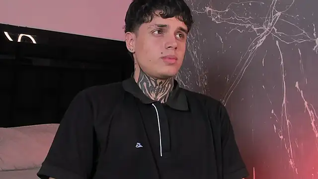 Declan-Fox online show from September 18, 2025, 3:52 am