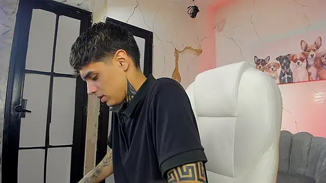 Declan-Fox online show from November 9, 2025, 4:11 am