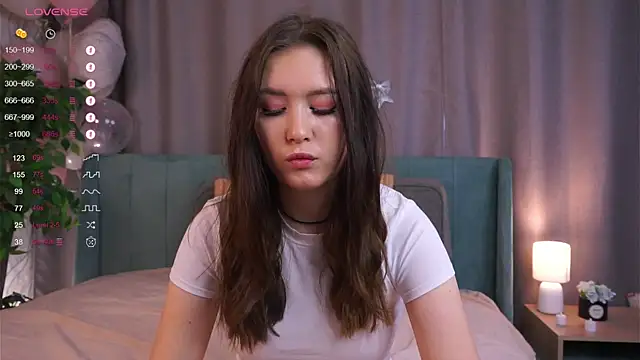 AlinaOrf online show from November 17, 2025, 5:02 am