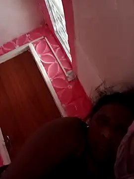 Rosabela04 online show from May 11, 2026, 3:51 pm