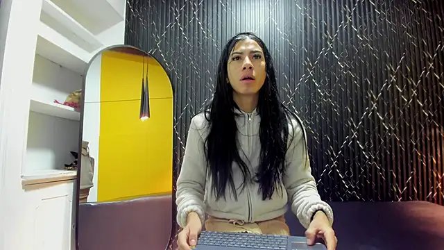 Miss Ariaa online show from November 25, 2025, 9:42 am