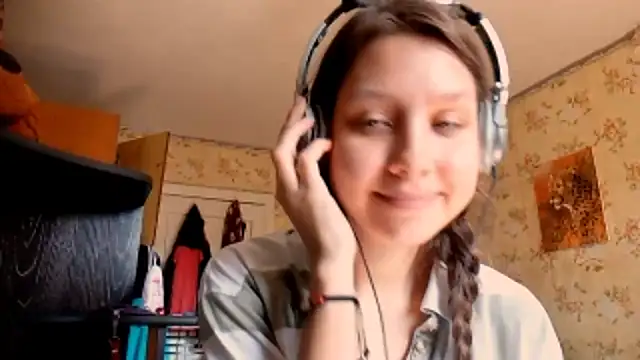 QutieDaSweet online show from September 18, 2025, 7:32 am