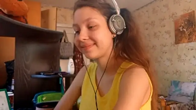 QutieDaSweet online show from September 26, 2025, 7:12 am