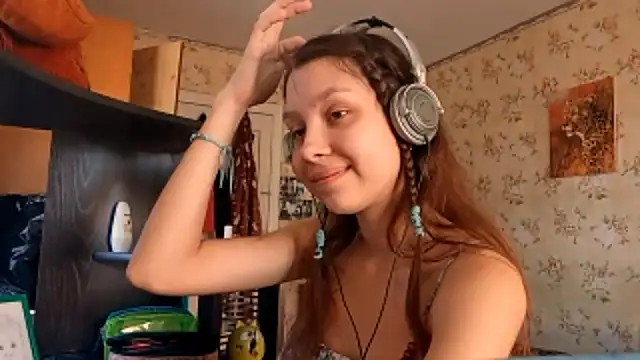 QutieDaSweet online show from October 1, 2025, 6:52 am