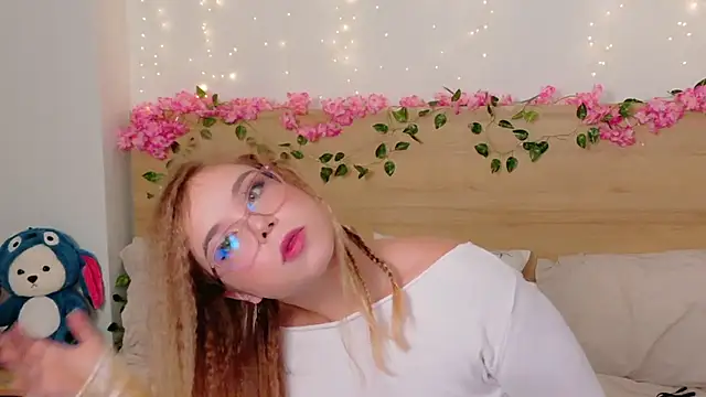 Lilith Bonheur online show from October 30, 2025, 8:31 pm