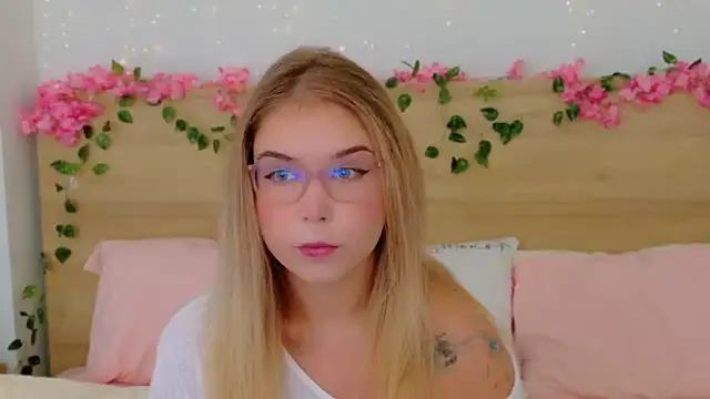 Lilith Bonheur online show from November 20, 2025, 2:01 am