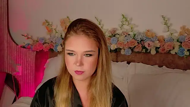 Lilith Bonheur online show from April 18, 2026, 5:39 pm