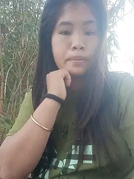 Luyen004 online show from January 15, 2026, 11:52 pm