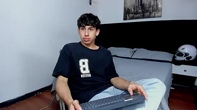 Aaron Spencer13 online show from September 13, 2025, 12:49 pm