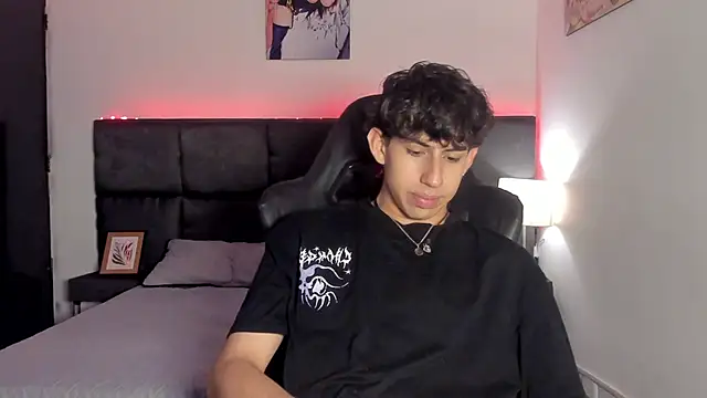 Aaron Spencer13 online show from October 10, 2025, 7:13 pm