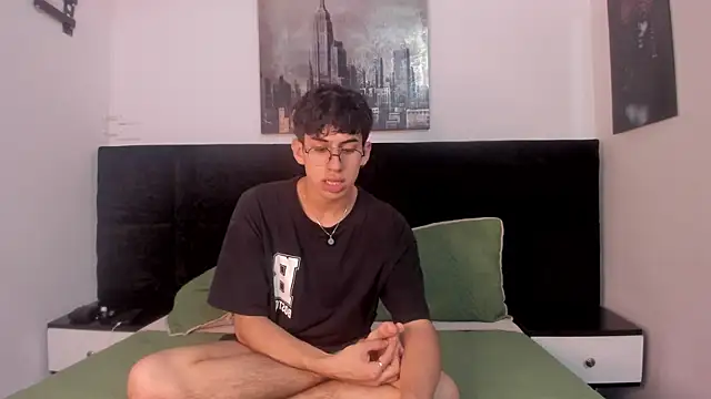 Aaron Spencer13 online show from November 6, 2025, 7:48 pm