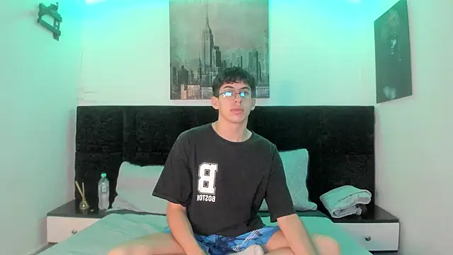 Aaron Spencer13 online show from December 1, 2025, 2:22 pm