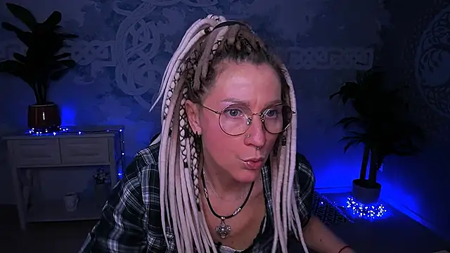 Snapshot of UmaSpace chatting on May 6, 2026, 4:52 am UmaSpace online show from May 6, 2026, 4:52 am