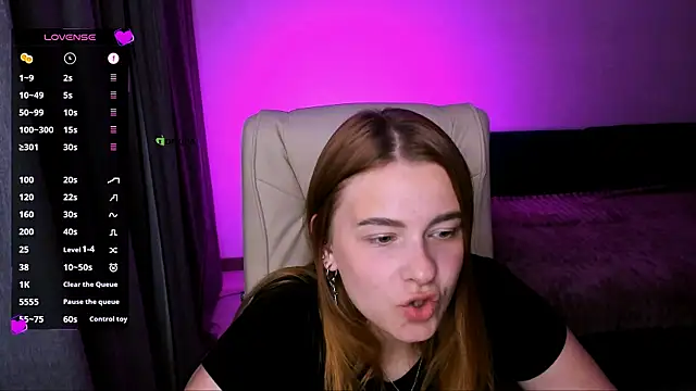 red  dizzy online show from September 19, 2025, 7:47 pm