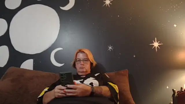 ReneeReigns online show from September 18, 2025, 2:02 am