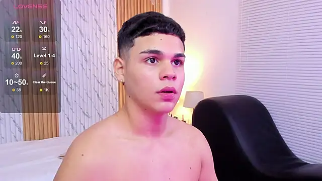 james jonnes online show from November 3, 2025, 9:05 pm