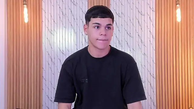 james jonnes online show from November 26, 2025, 7:15 pm