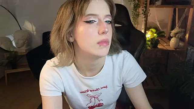 MorgyAsuna  online show from November 5, 2025, 1:33 pm