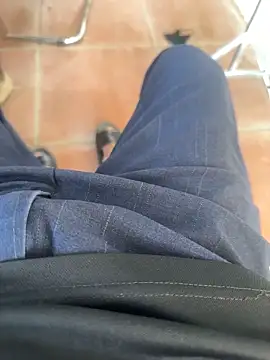 CZpublic online show from October 8, 2025, 3:04 am