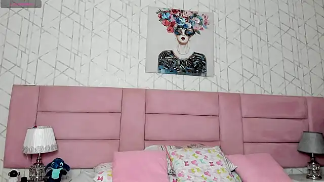 ChloeLaurentt online show from May 20, 2026, 1:17 pm