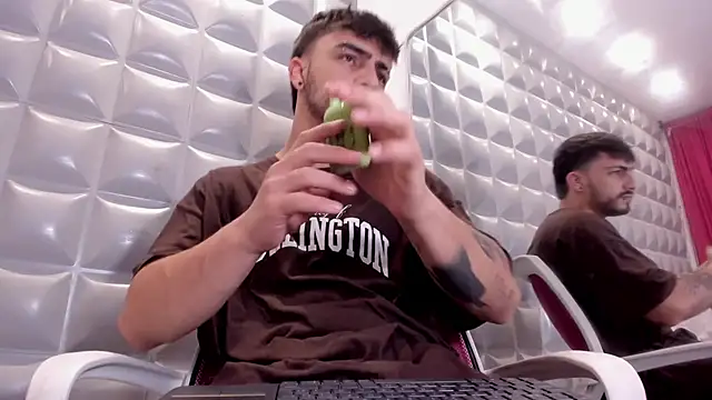 Jack Daniel   online show from October 10, 2025, 2:38 pm