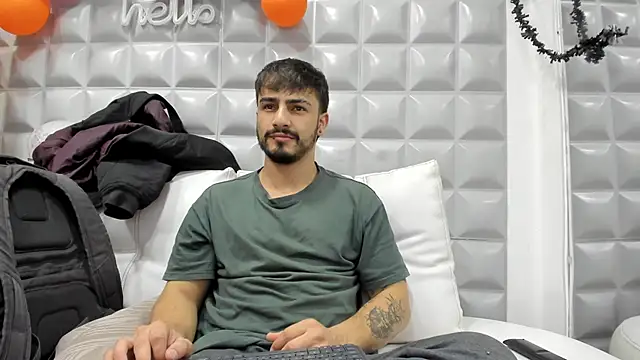 Jack Daniel   online show from October 21, 2025, 2:29 pm