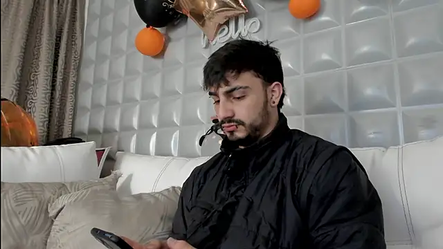 Jack Daniel   online show from October 30, 2025, 3:46 pm