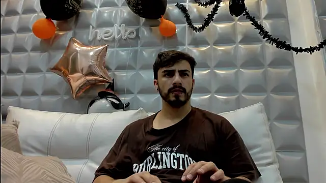 Jack Daniel   online show from October 31, 2025, 5:47 pm