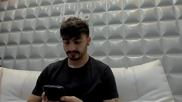 Jack Daniel   online show from November 26, 2025, 3:46 pm