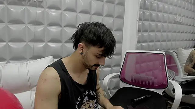 Jack Daniel   online show from December 2, 2025, 1:17 pm