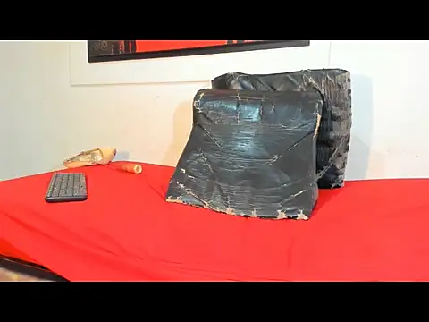 valeriapinkxx online show from November 5, 2025, 8:20 pm