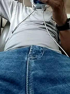 Snapshot of lickingspecilist chatting on October 8, 2025, 10:57 am lickingspecilist online show from October 8, 2025, 10:57 am