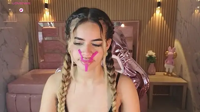 lilith4 s online show from April 7, 2026, 8:09 pm