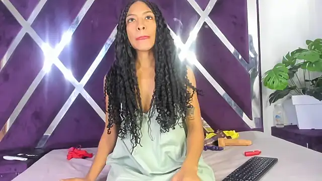 angelkyraasm online show from November 4, 2025, 12:37 pm