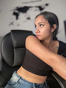 Snapshot of Isabella-Teen chatting on April 26, 2026, 1:31 pm Isabella-Teen online show from April 26, 2026, 1:31 pm