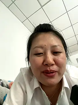 feifei1234 online show from October 17, 2025, 4:37 am
