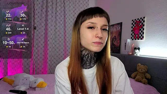 LilithPoison online show from November 27, 2025, 6:10 pm