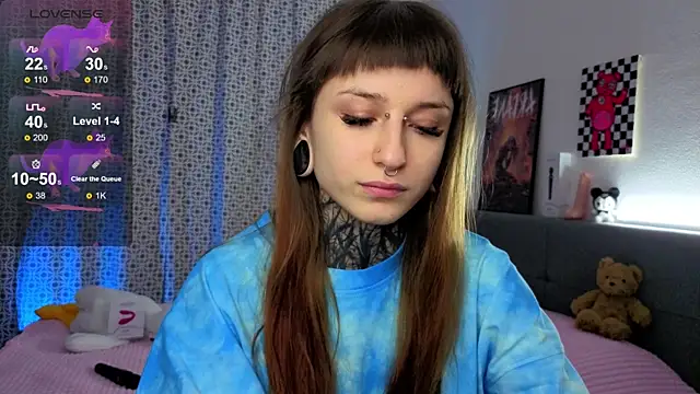 LilithPoison online show from November 28, 2025, 6:10 pm