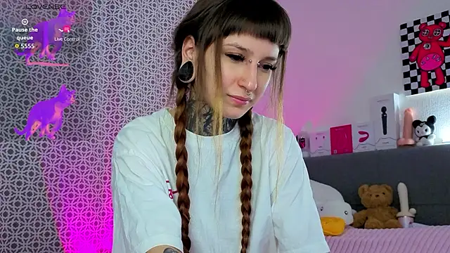 LilithPoison online show from February 12, 2026, 6:03 pm