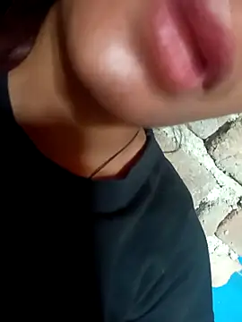 Aaisha-16 online show from April 19, 2026, 4:12 am