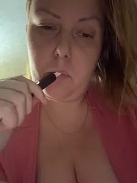 Piccolamonella29 online show from September 25, 2025, 2:15 am