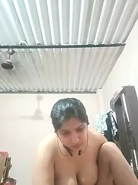 aliya-jaan71 online show from April 14, 2026, 9:32 pm