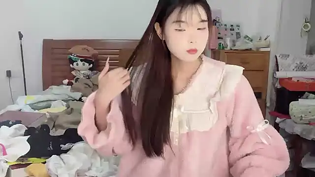 Akong11 online show from October 25, 2025, 6:02 pm