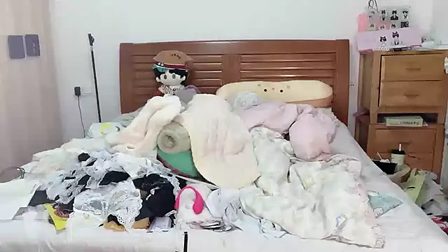 Akong11 online show from October 31, 2025, 5:25 pm